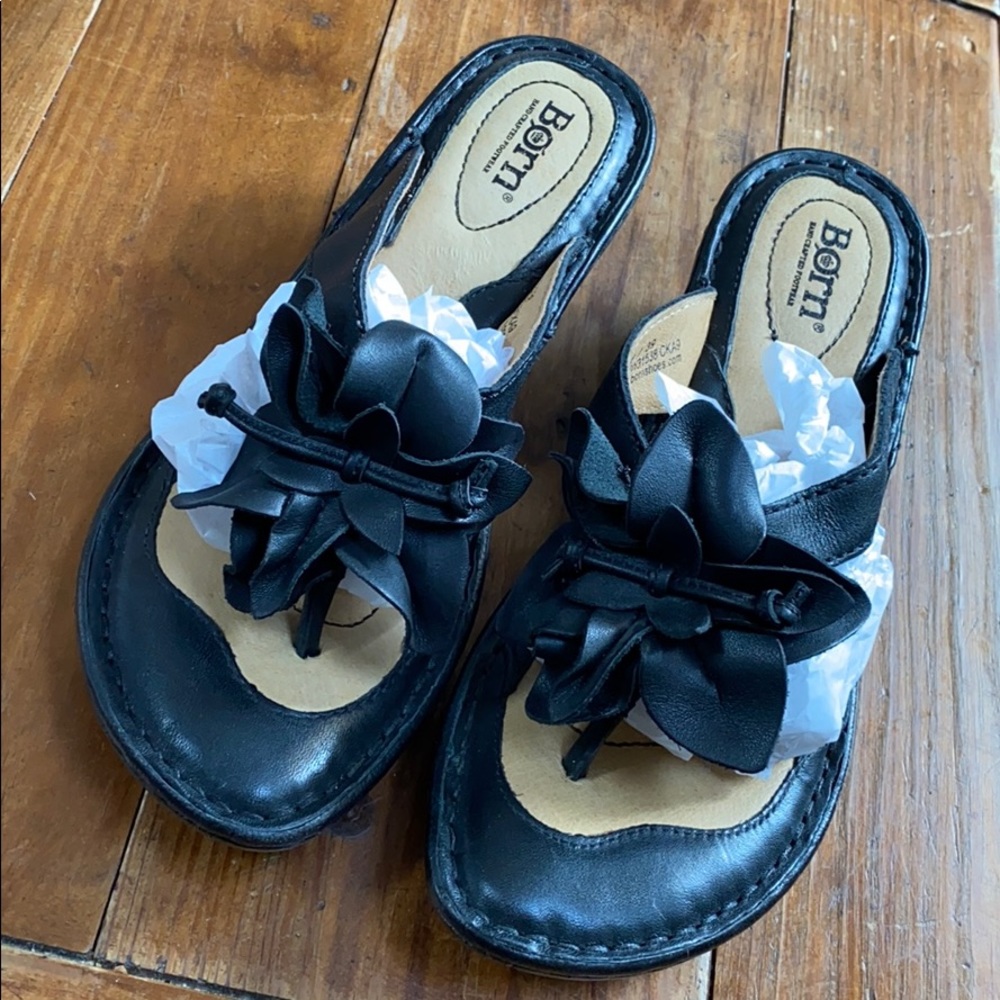 Born flip flop sandals